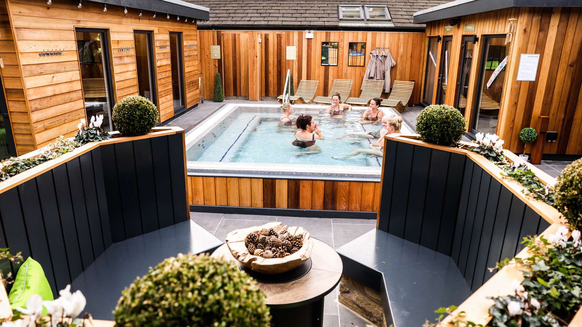 spa garden-at-iveridge-hall-image-4